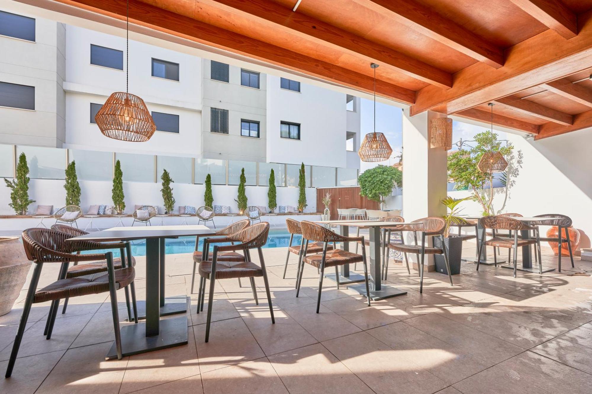 Flacalco Hotel & Apartments Кала-Ратхада Екстер'єр фото